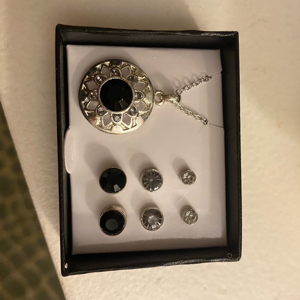 Necklace & Earring Set